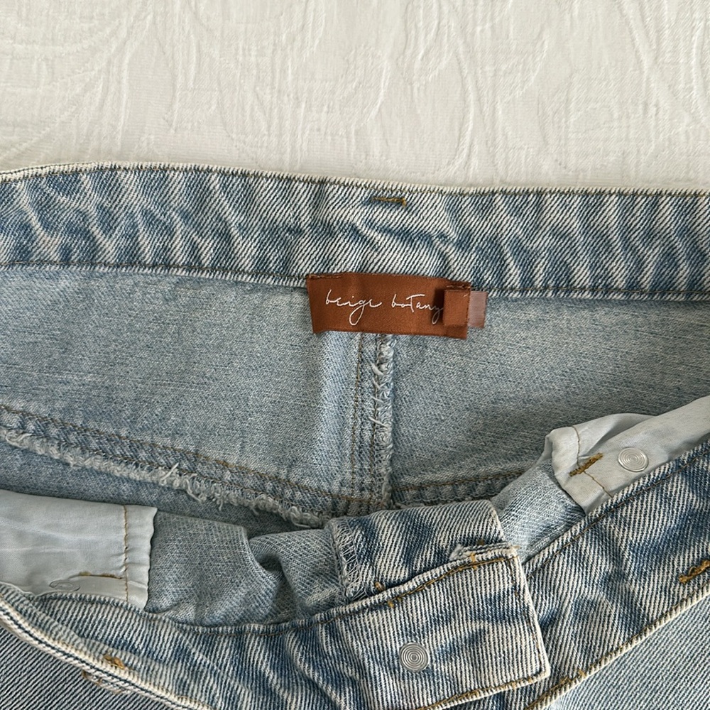 BEIGE BOTANY midi skirt in light wash denim - Picture 2 of 3